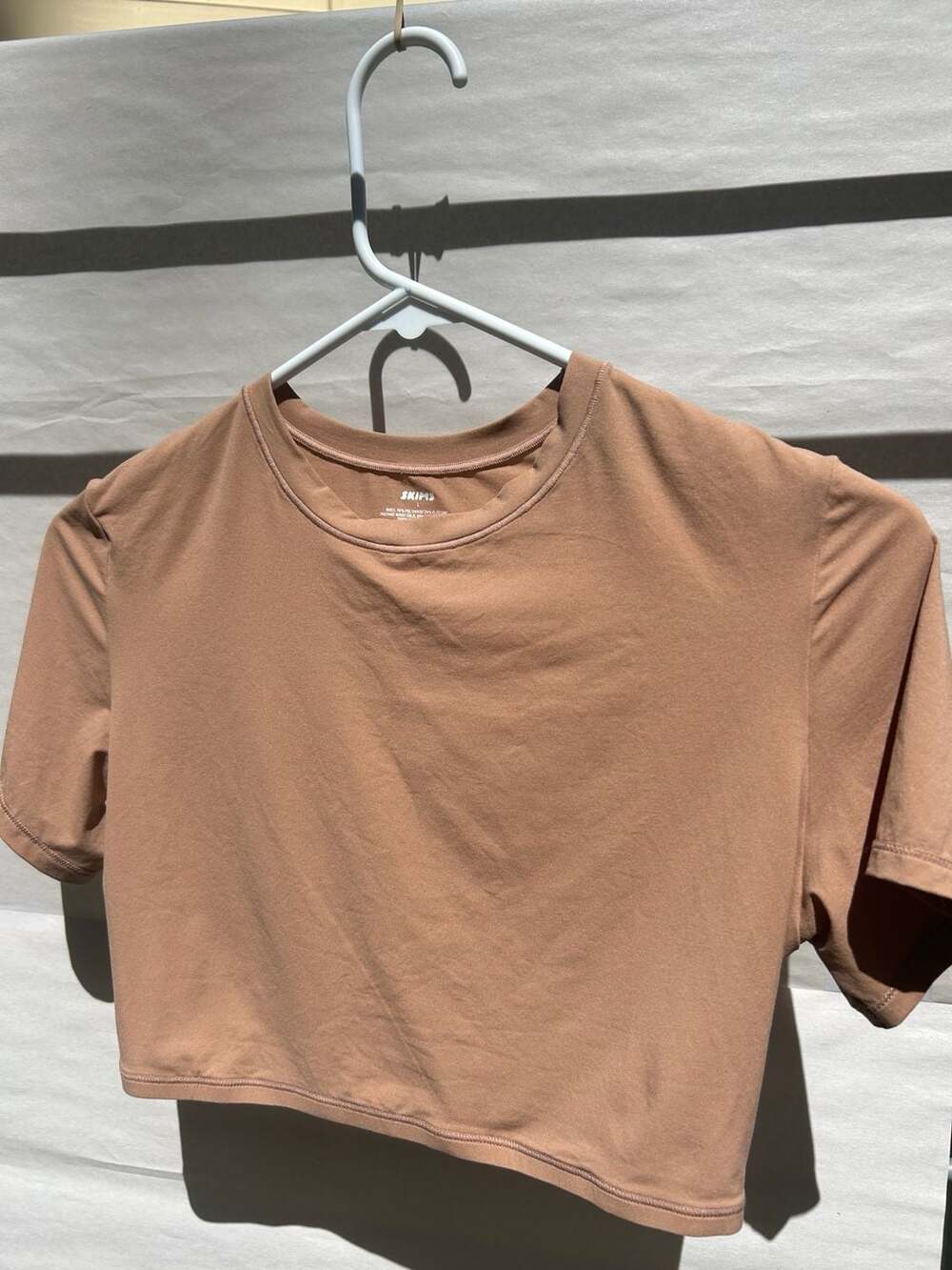 SKIMS Fits Everybody Cropped T-Shirt, Size L, Tan